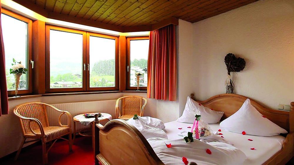 Almhof Kitzlodge - Alpine Lifestyle Hotel Кирхберг Экстерьер фото